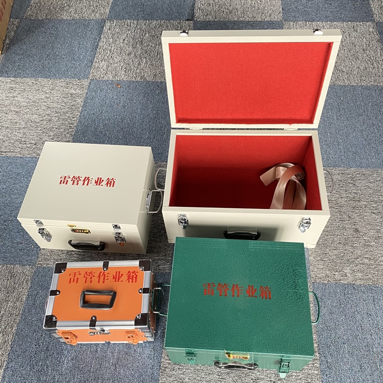 长海爆破工程作业箱如何选择？玻璃钢与传统材质的全面对比